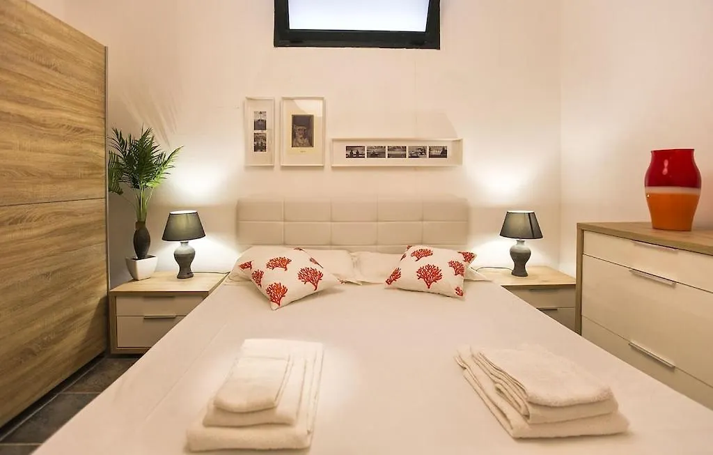 Clicksardegna Villa Paraiba Fronte Mare Per 12 Persone Alghero Italy